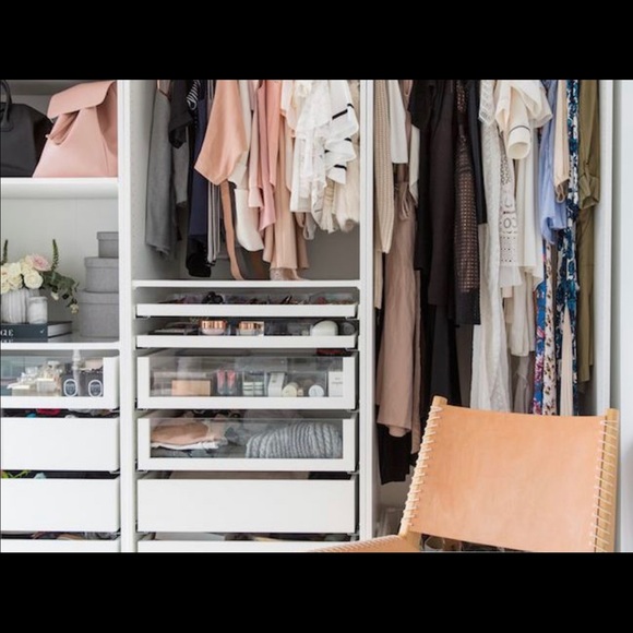 Meet your Posher, Kate - Picture 2 of 2